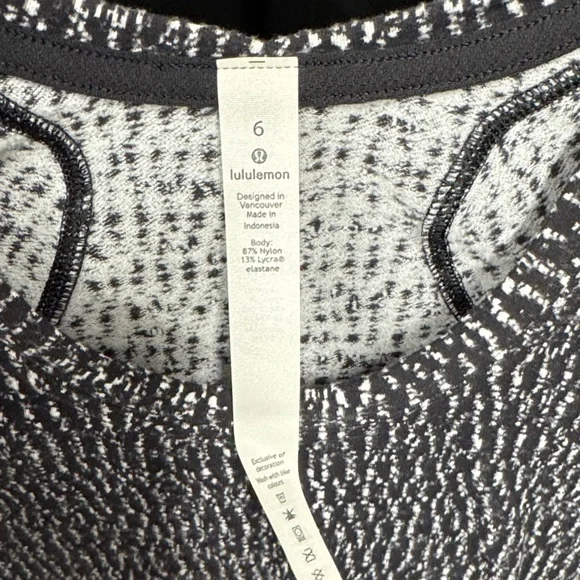 lululemon athletica Black and White Long Sleeve Top NWOT - Picture 2 of 6